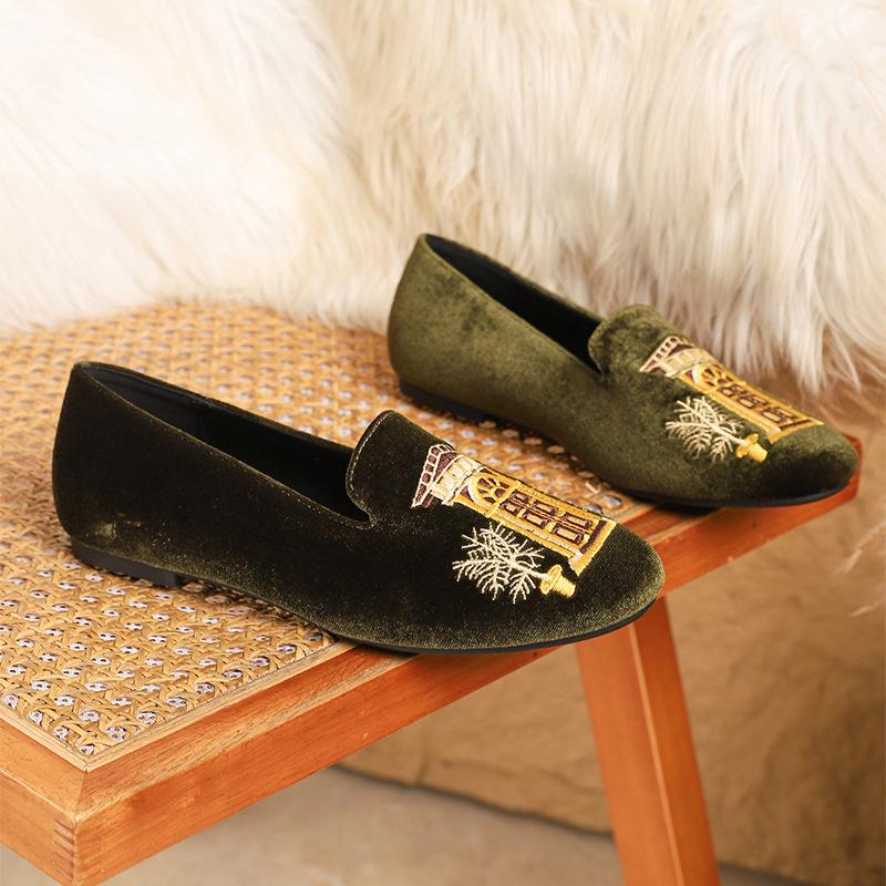 

Retro French exquisite embroidery casual velvet soft sole loafer beanie single shoes women 41