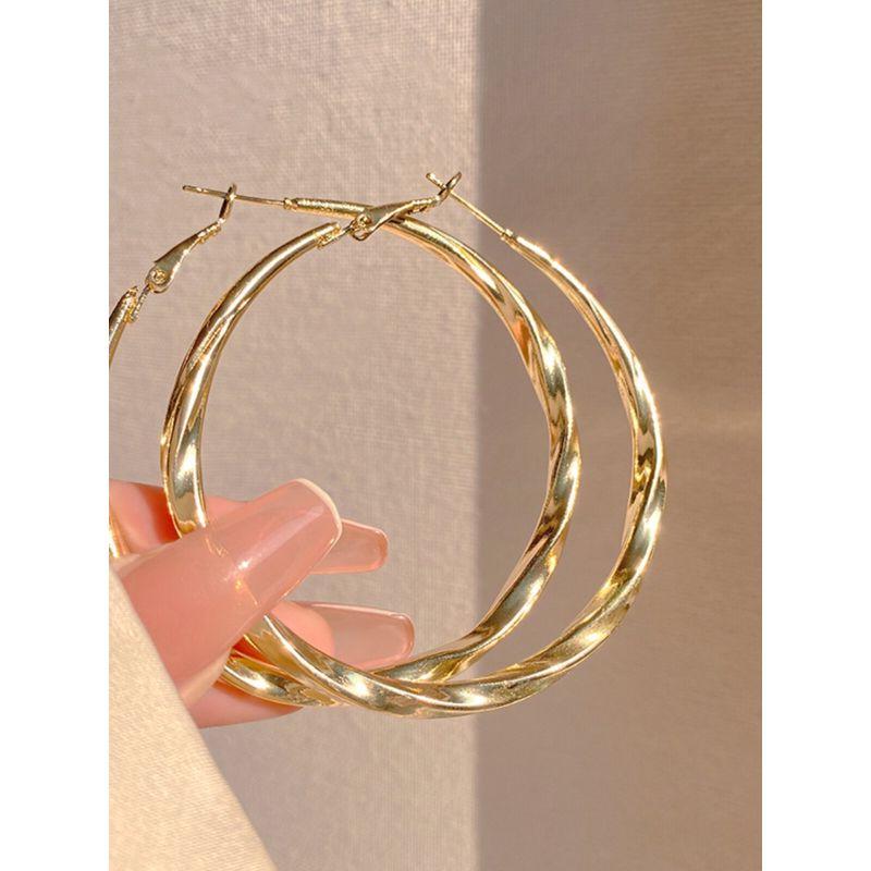 Elegant Fashion Wind Exaggerated Big Ear Ring Female Accessible Luxury Fashion Special-Interest Design Sense Earrings 2023 New Arrival Tide