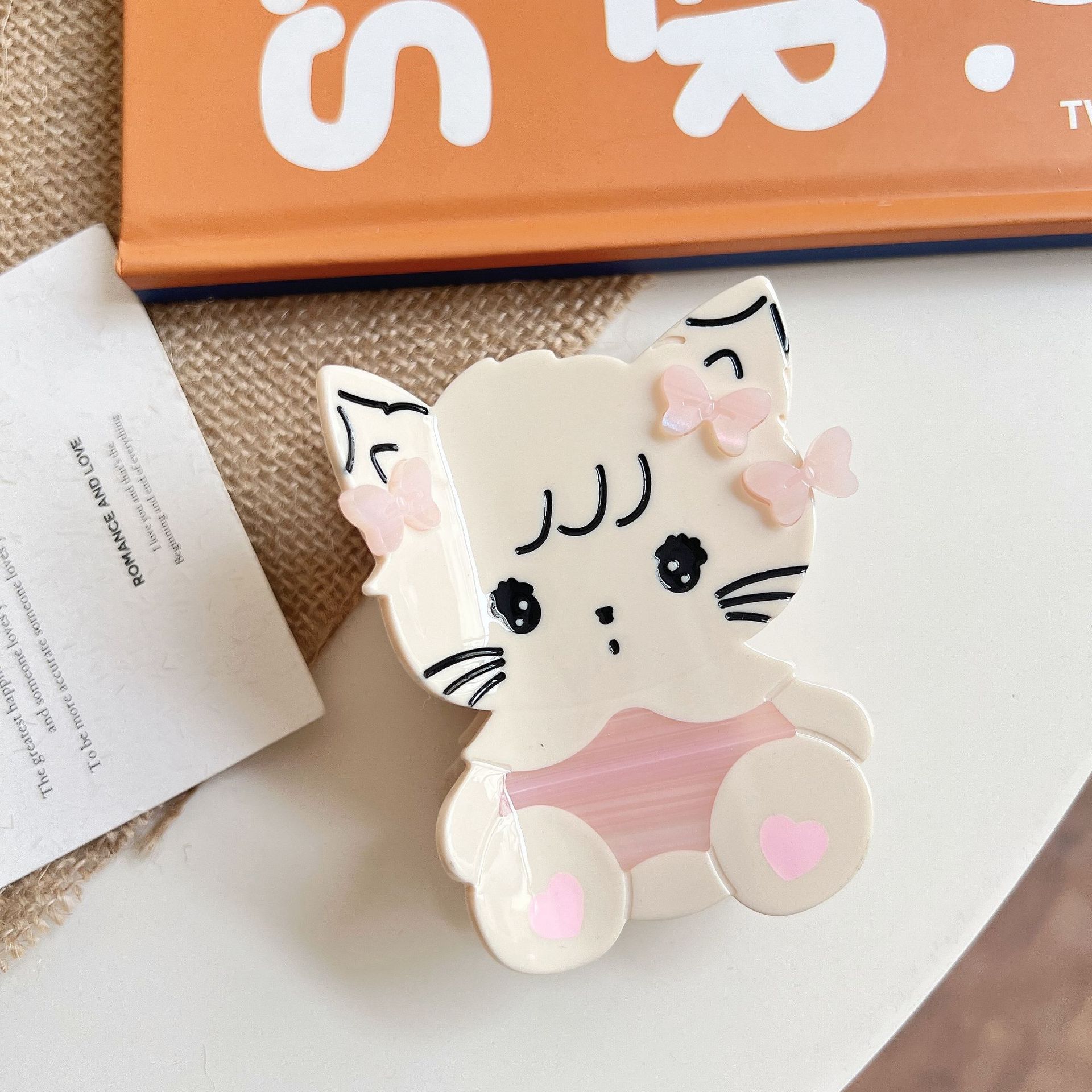 

1pc Cute Cat Splicing Grab Clip Medium Hair Grab Shark Clip Personalized Fashion Sweet Hair Accessories