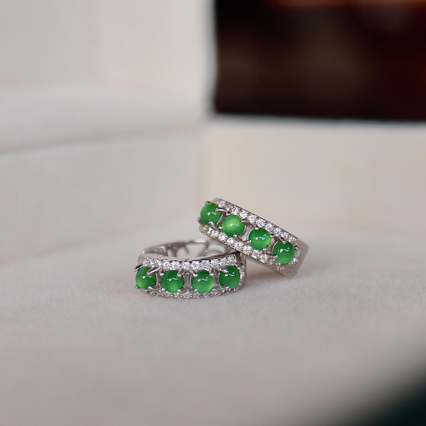 

Grade A Jade Rice Bead Ear Cuff in S925 Sterling Silver - Ideal Gift for Festivals