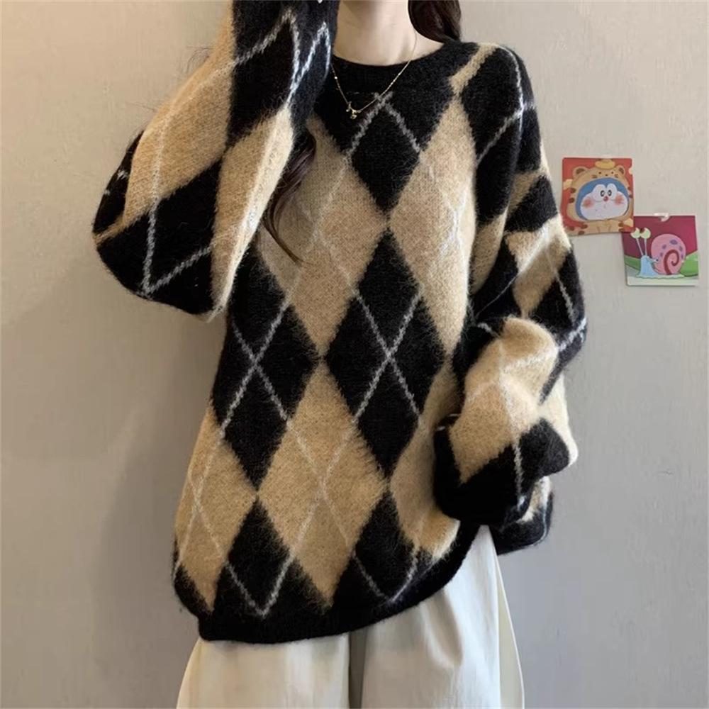 Retro contrasting color rhombus pullover sweater women's autumn and winter new loose temperament lazy wind soft waxy knitted sweater top