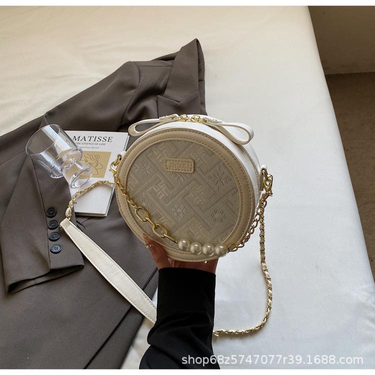 This Year, New Chinese Light Luxury Embroidered Small Round Bags Are Popular, Women's Leisure National Style High-end Texture Chain Messenger Bags.