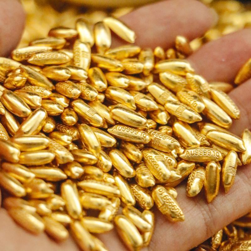 

100 шт. 1 см Покрытые сплошным золотом Зерно Арахис Наполнитель для чаши с фортуной с мини-слитками Китайское украшение на удачу для богатства Дисплей для вазы A
