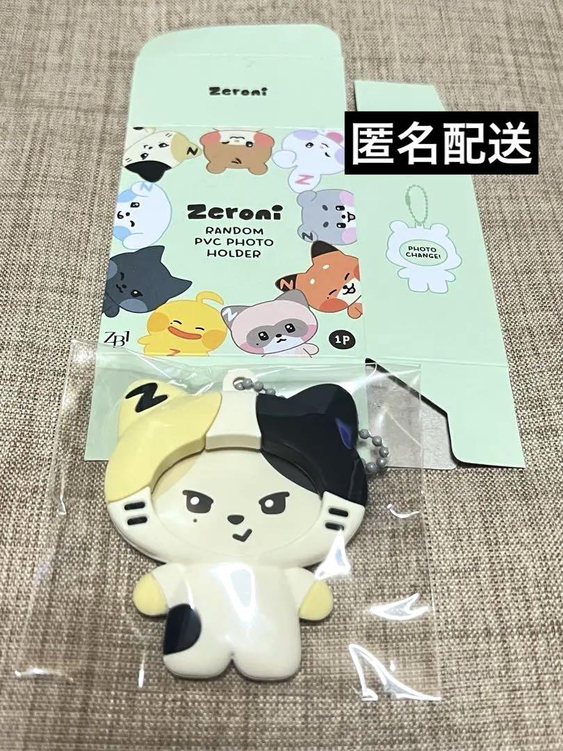 

[USED] Zebeone Zeroni Popup Random Photo Holder Ricky Rikiki