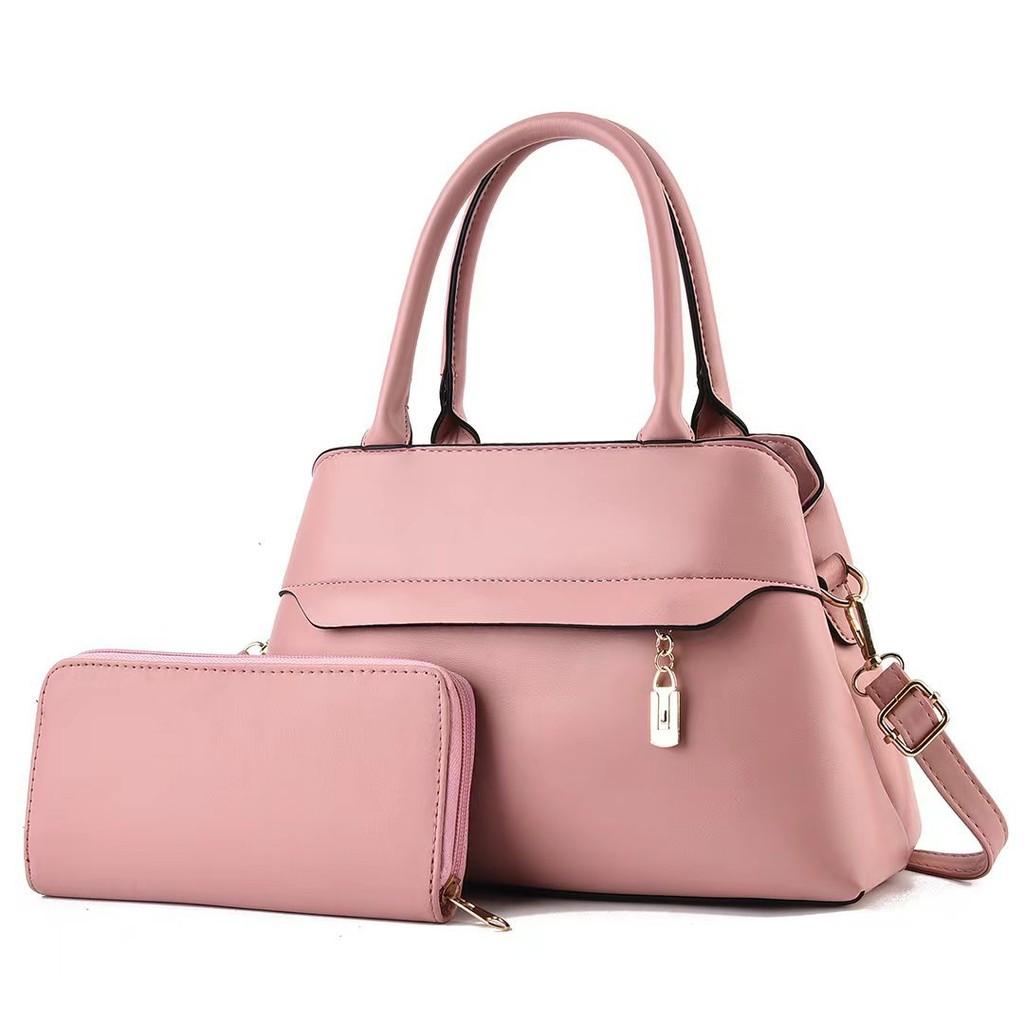 Stylish Women's Bucket Bag With Chain And Lock Closure Spacious Design For Daily Use