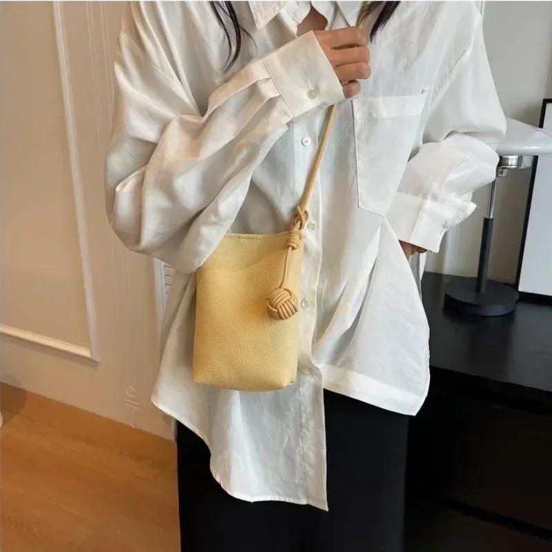 Women PU Leather Small Crossbody Bag Designer Cell Phone Bag Lightweight Fashion Shoulder Bag Ladies Travel Purse Small Bag