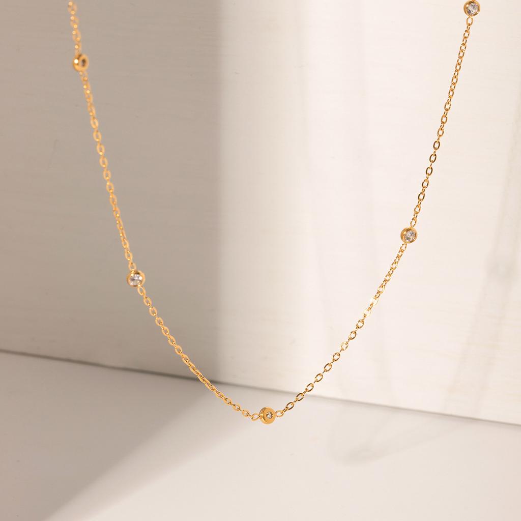 [Stylish And Versatile Pendant Necklace For Women Minimalist Elegant Chain Layering Piece Essential For Daily Outfits]
