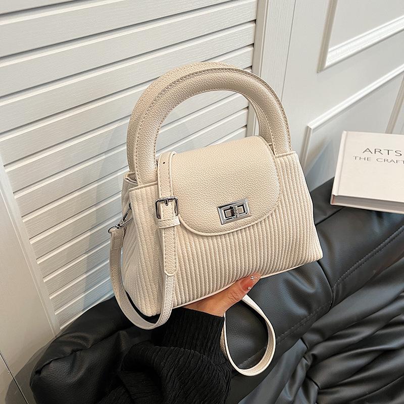 Retro Handbag Bag Women's New Versatile Bucket Bag Casual Commuter Messenger Bag Pleated Armpit Bag