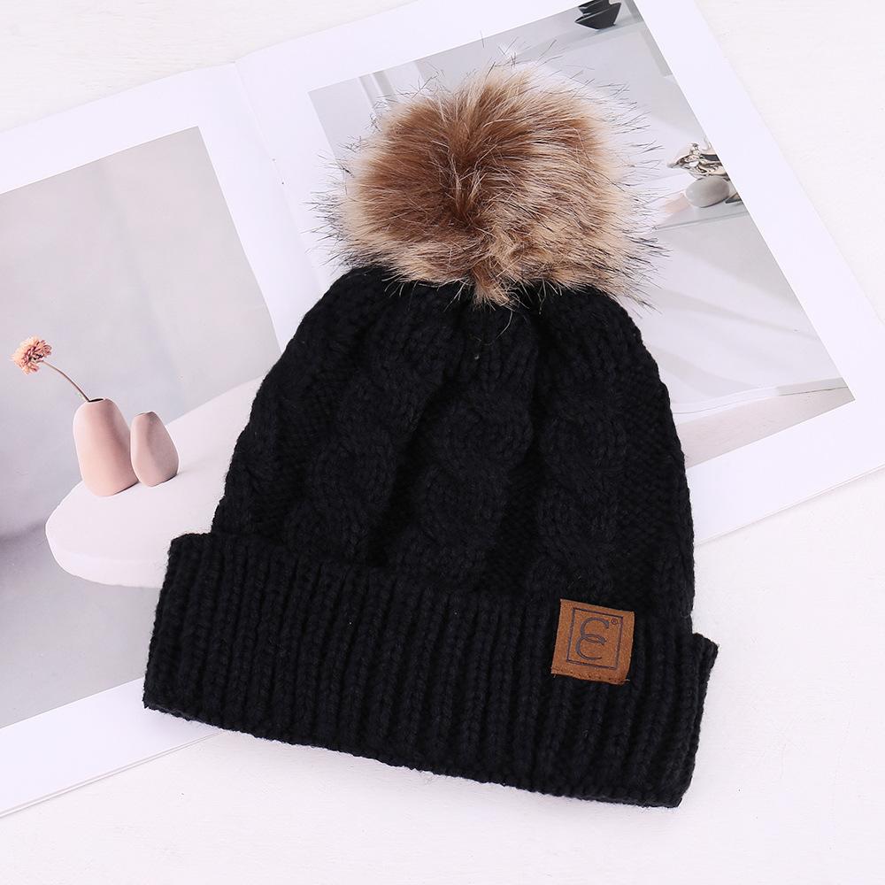 European and American fashion solid color simple warm comfortable knitted hat hairball decoration windproof face small wool hat