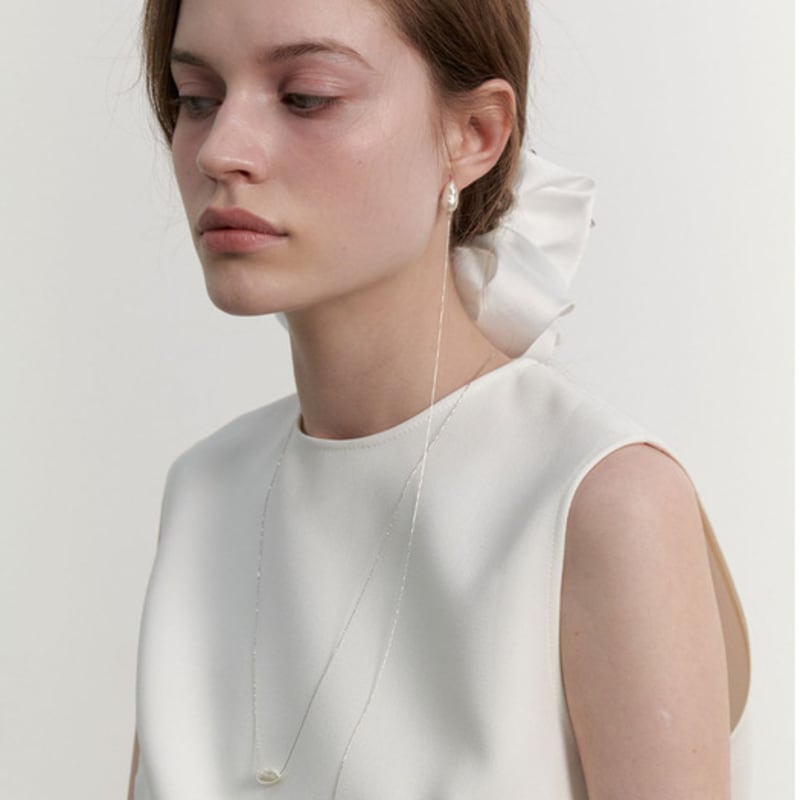 LOVE ME MONSTER [Silver] Baroque Pearl Long Chain Earrings (L241MER050)