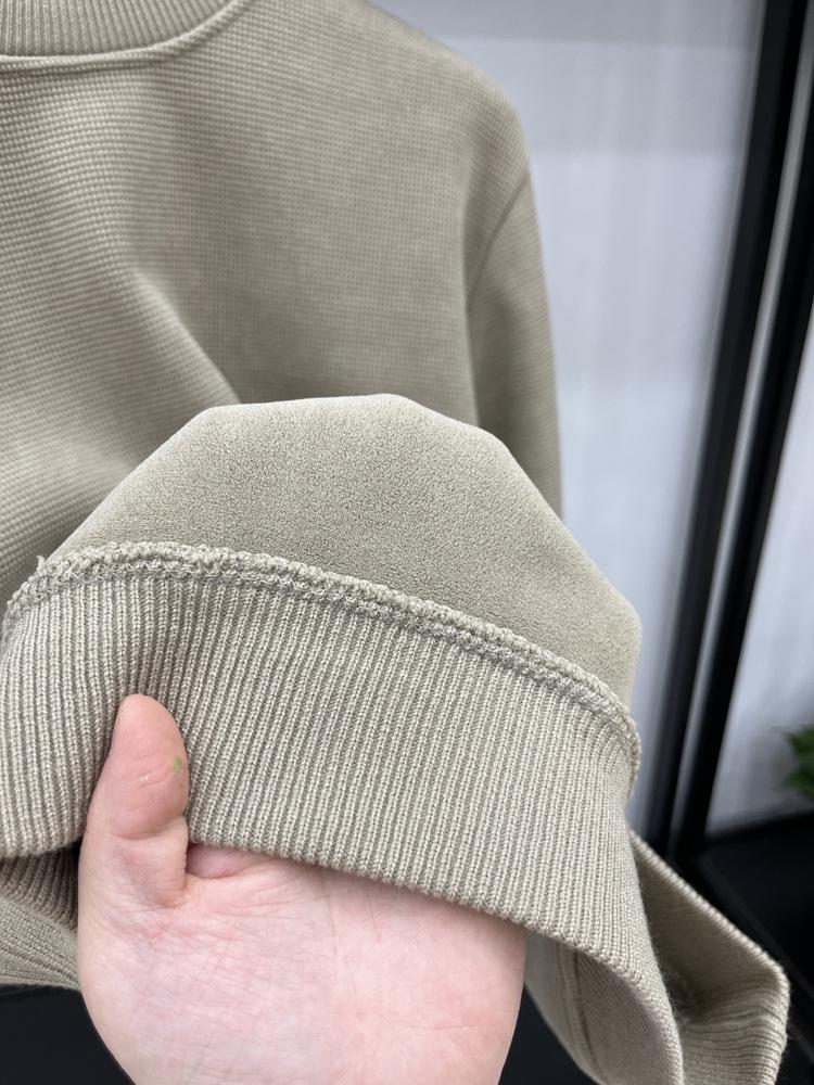 Men's Premium Fleece-Lined Sweatshirt: Warm, Thick, Solid Color, Round Neck, Long-Sleeve Base Layer for Autumn & Winter.