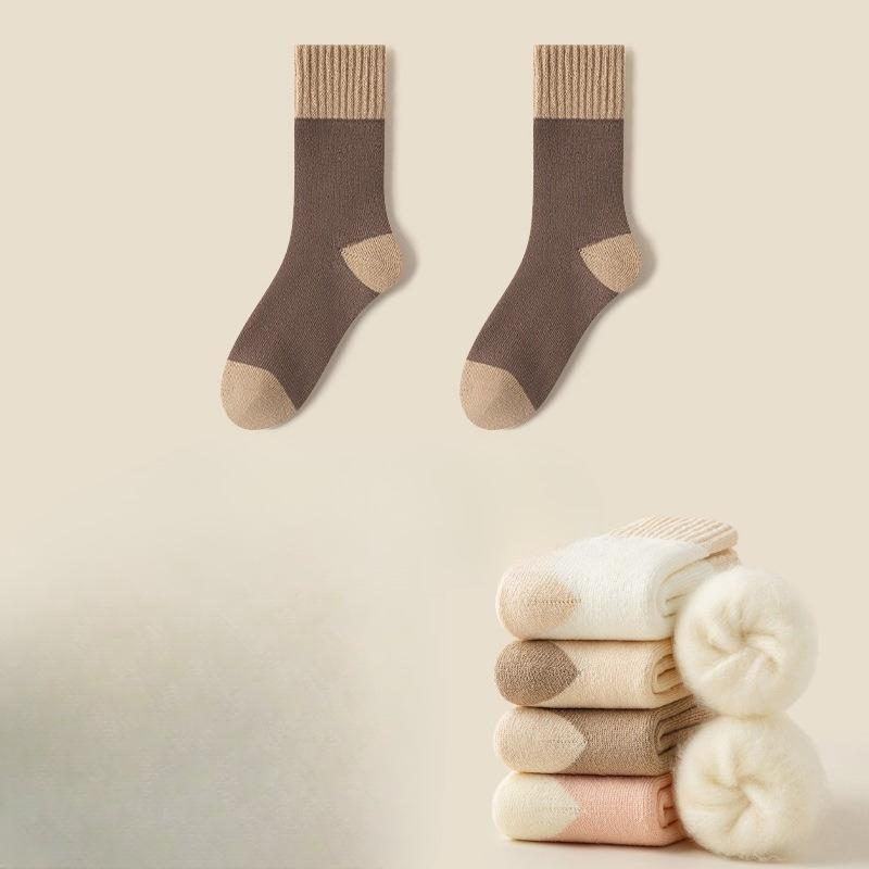 

Women s Autumn and Winter Mid-calf Wool, Thickened with Fleece, Sleep Loops and Color-blocked Cashmere Socks 1 pair темно-коричневого кольору