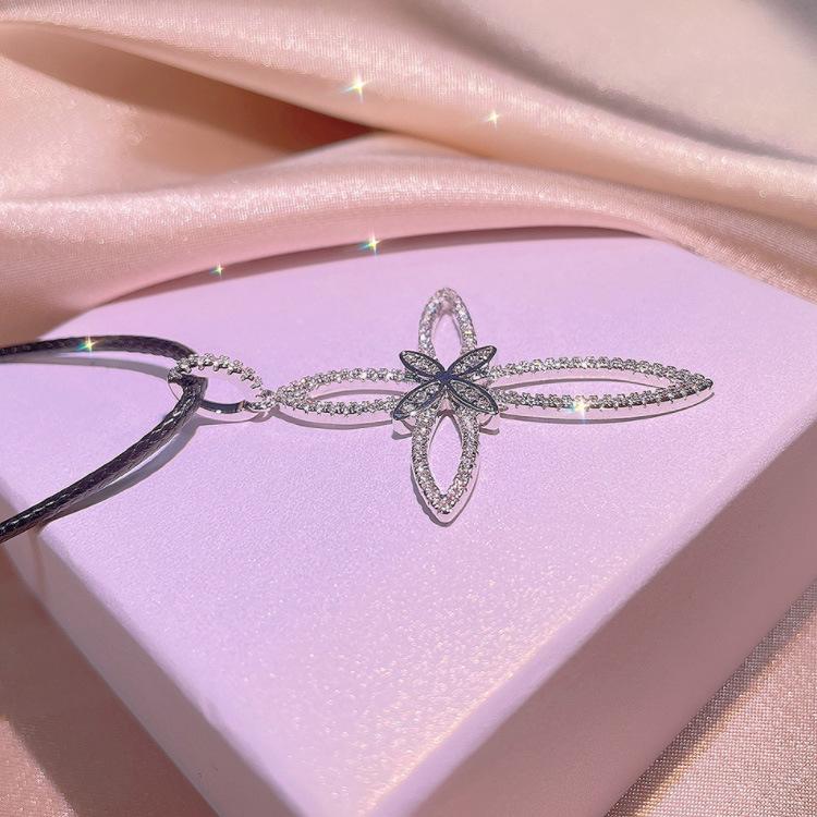 Simple Classic Cross Pendant Necklace Unisex Color Retention Electroplated Copper Micro-Inlaid Zircon Necklace