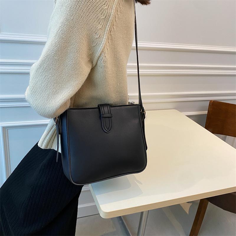 

Популярная в этом году женская сумка 2025 новая модная текстура с высоким чувством женская сумка-ведро универсальная на плечо сумка-мессенджер чёрный