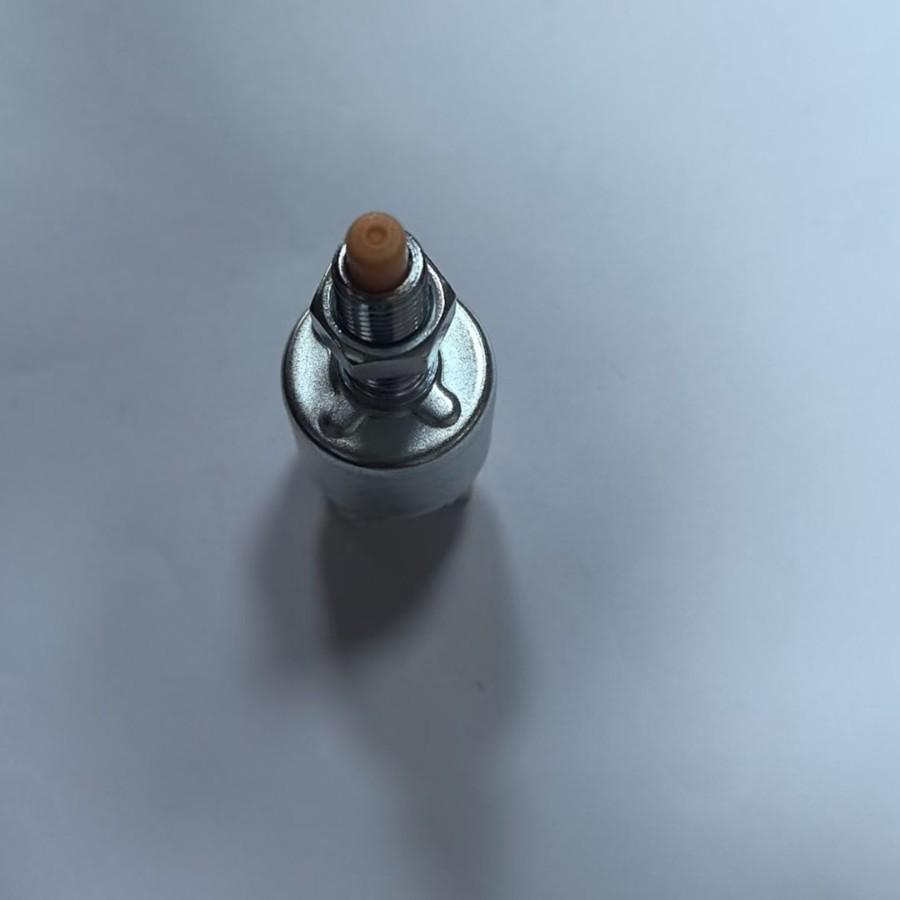 Compatible Brake Light Switch for Toyota: 84340-47020, 84340-32110, 84340-42020