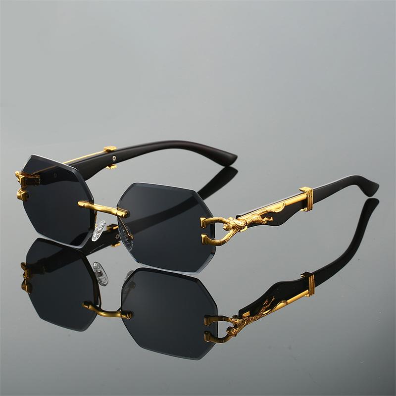 

Geometric Leopard Print Sport Glasses For Women Light Weight & Durable Composite Frame Trendy Streetwear Glasses