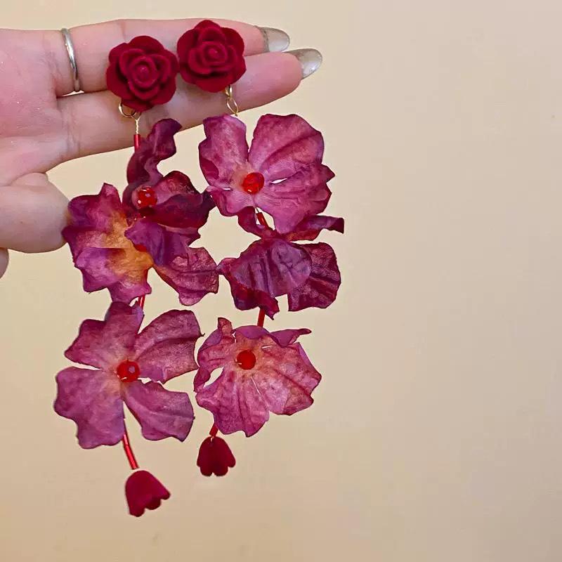 Delicate Red Flower Drop Earrings for Women Girls Fashion Petal Tassel Long Earrings Temperament Wedding Jewelry Accessories