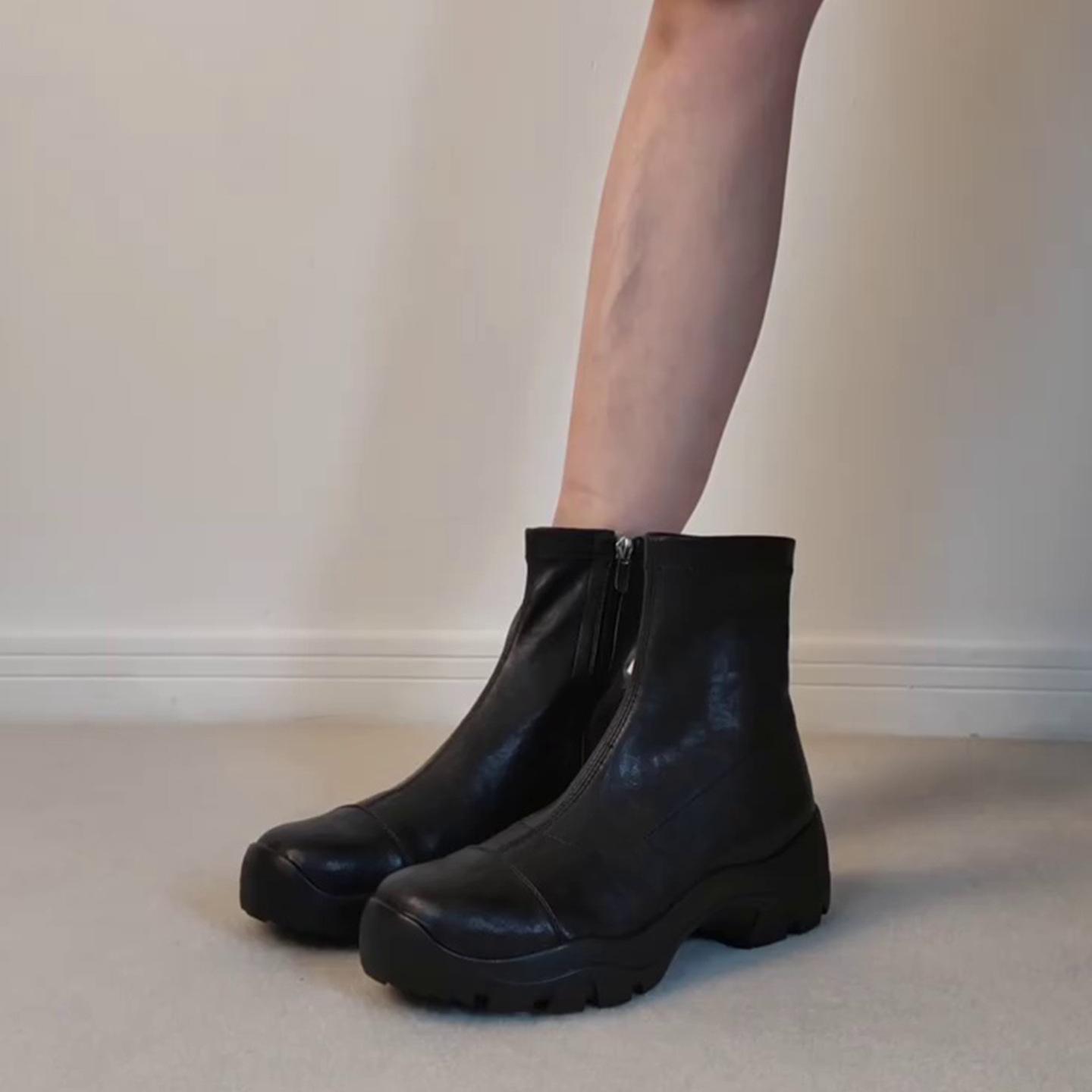 

Версия из овчины~ Корейская версия удобных ботинок Мартин на толстой подошве, женские модные универсальные повседневные эластичные 40 чёрный