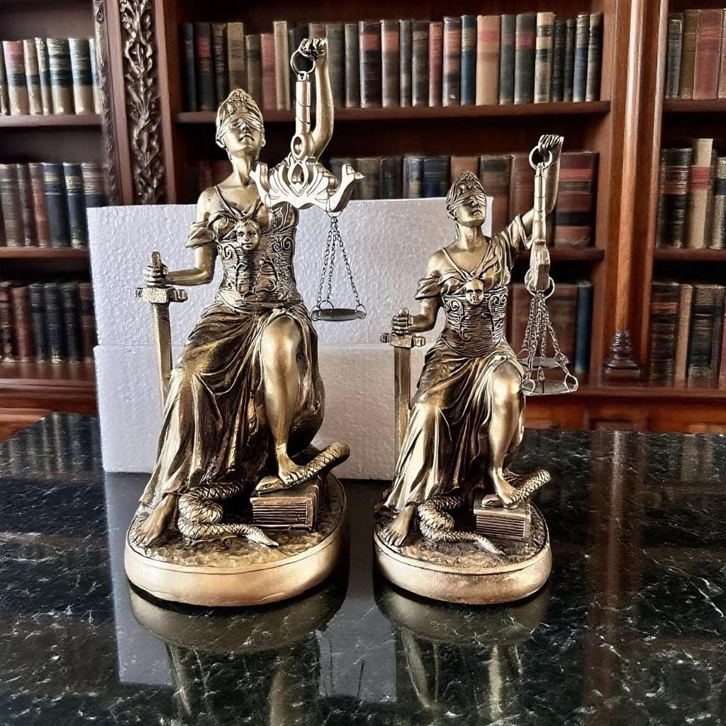 Nordic Retro Creative Home Resin Balance Muse Sitting Ball Decorative Ornament Sculpture Desktop