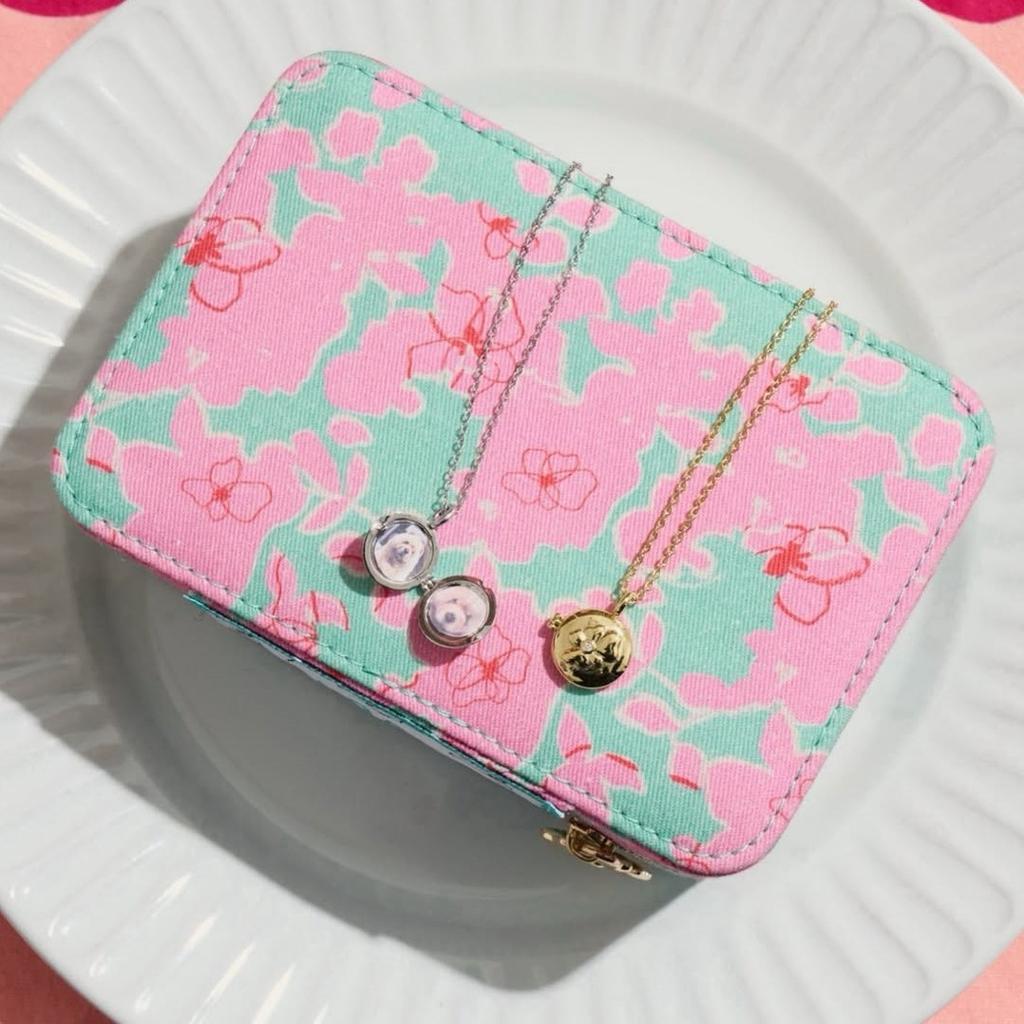 Love Flower Album Pendant Square Opening And Closing Necklace Niche Design Opening And Closing Love Pendant Collarbone Chain