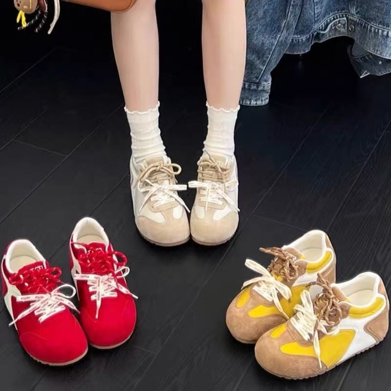 2025 Autumn New Red Flat-bottomed German Training Shoes Women's Retro Casual Sports Little White Shoes Versatile Lace-up Forrest Gump Shoes