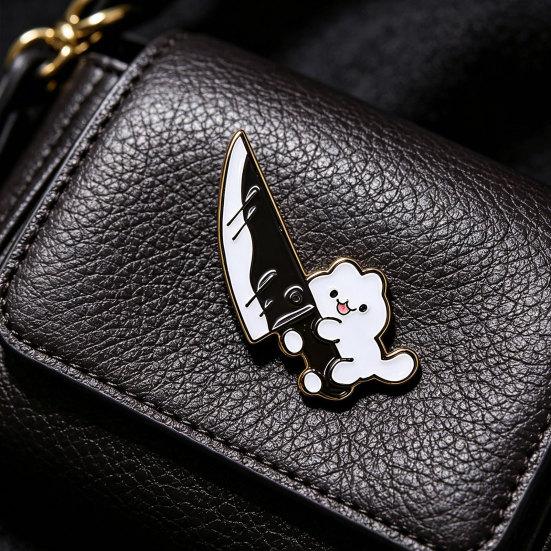 Spilla Smaltata Gatto Bianco con Coltello, Spilla Cartone Animato Carino da Revers per Camicia, Abbigliamento, Zaini, Giacche, Accessorio per Cappello