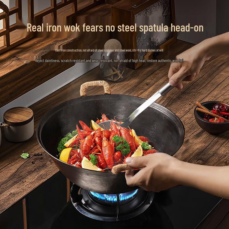 Royalstar Non-Coated Cast Iron Wok with Double Handles and Lid