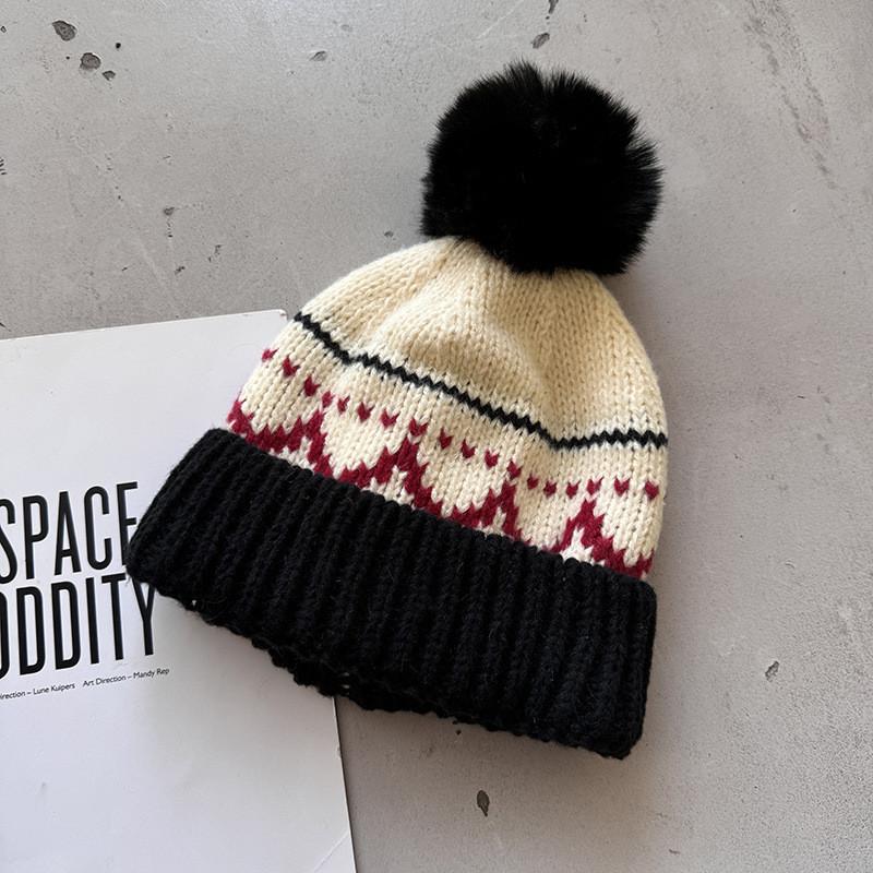 Winter Vintage Jacquard Knit Hat Women Acrylic Beanie Hat With Ball Plush