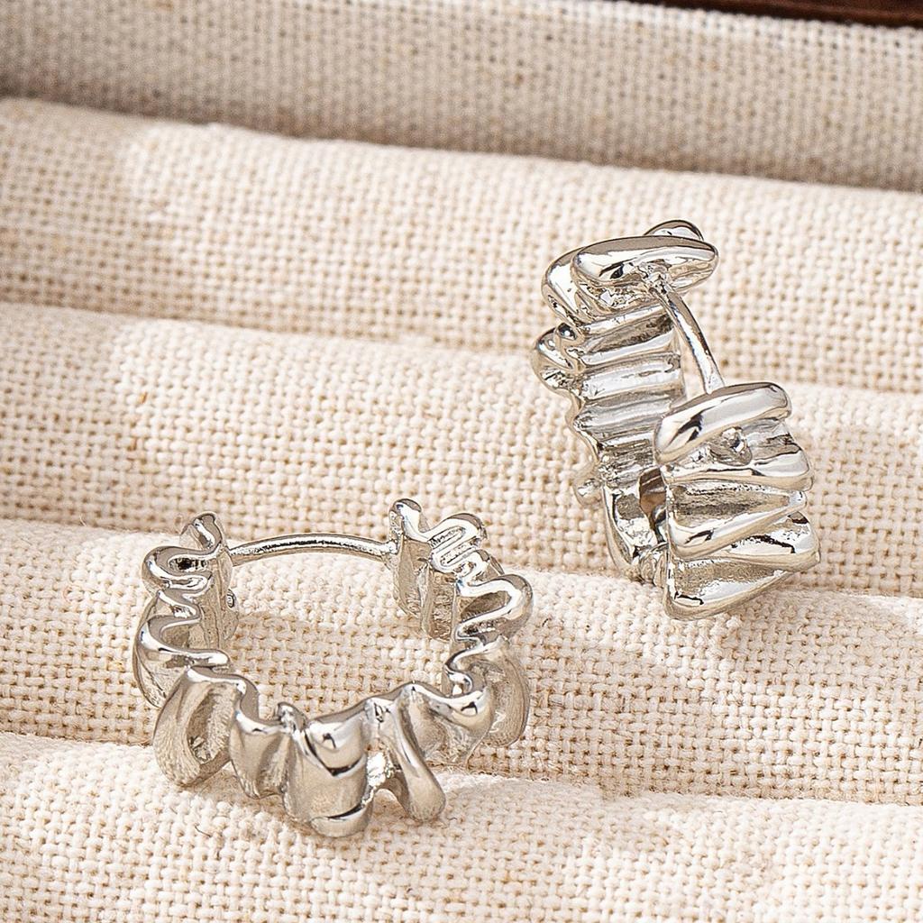 Glossy twisted pleated irregular ear buckle temperament versatile trend earrings