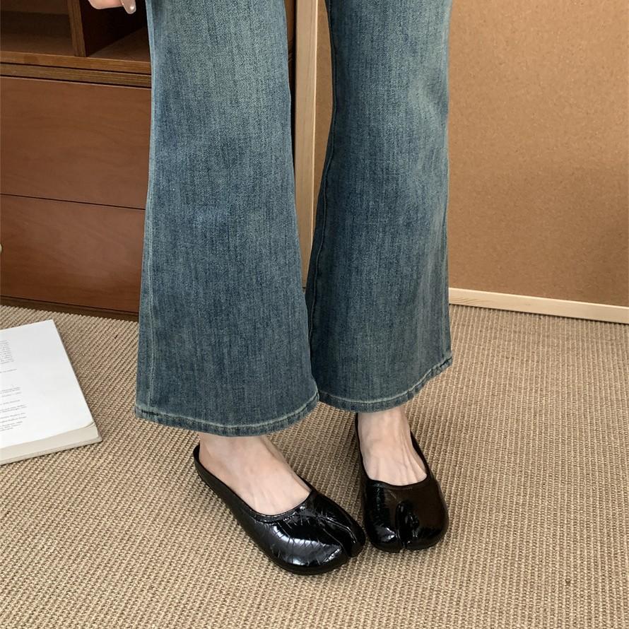 Retro Niche Silver Pig's Trotter Shoes Split Toe Half Slippers Women 2025 New Soft Sole Light Mouth Flat Bottom Internet Celebrity One Pedal