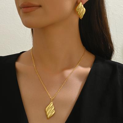 Geometrischer Wind Damen Anhänger Halskette Set Nische Blatt Metall Design Ohrringe vielseitig hochwertig