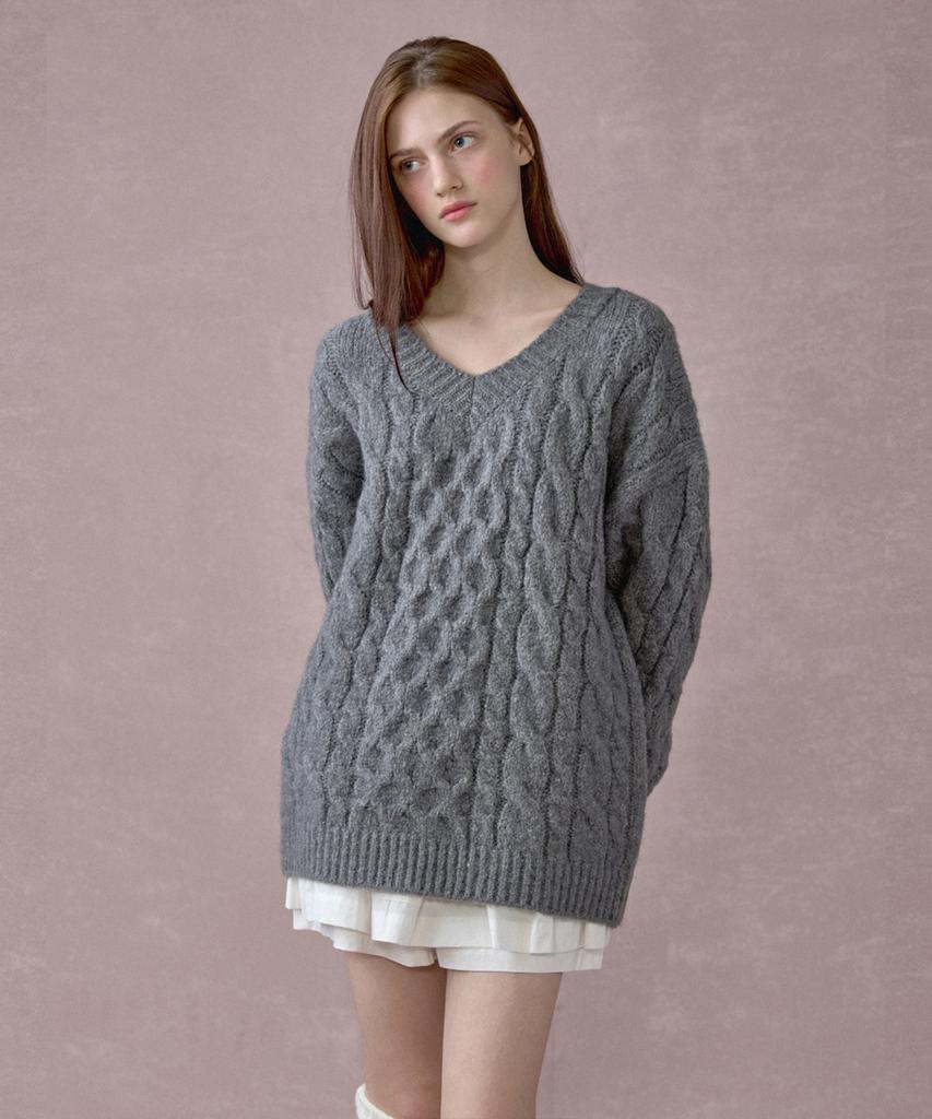 LETTERA Alpaca Vintage Cable V-Neck Knit