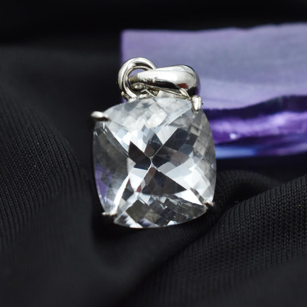 Natürlicher 30 Karat Saphir im Quadratschliff Silberweiß Anhänger Loser Edelstein ZERTIFIZIERT AR-3635-Sa