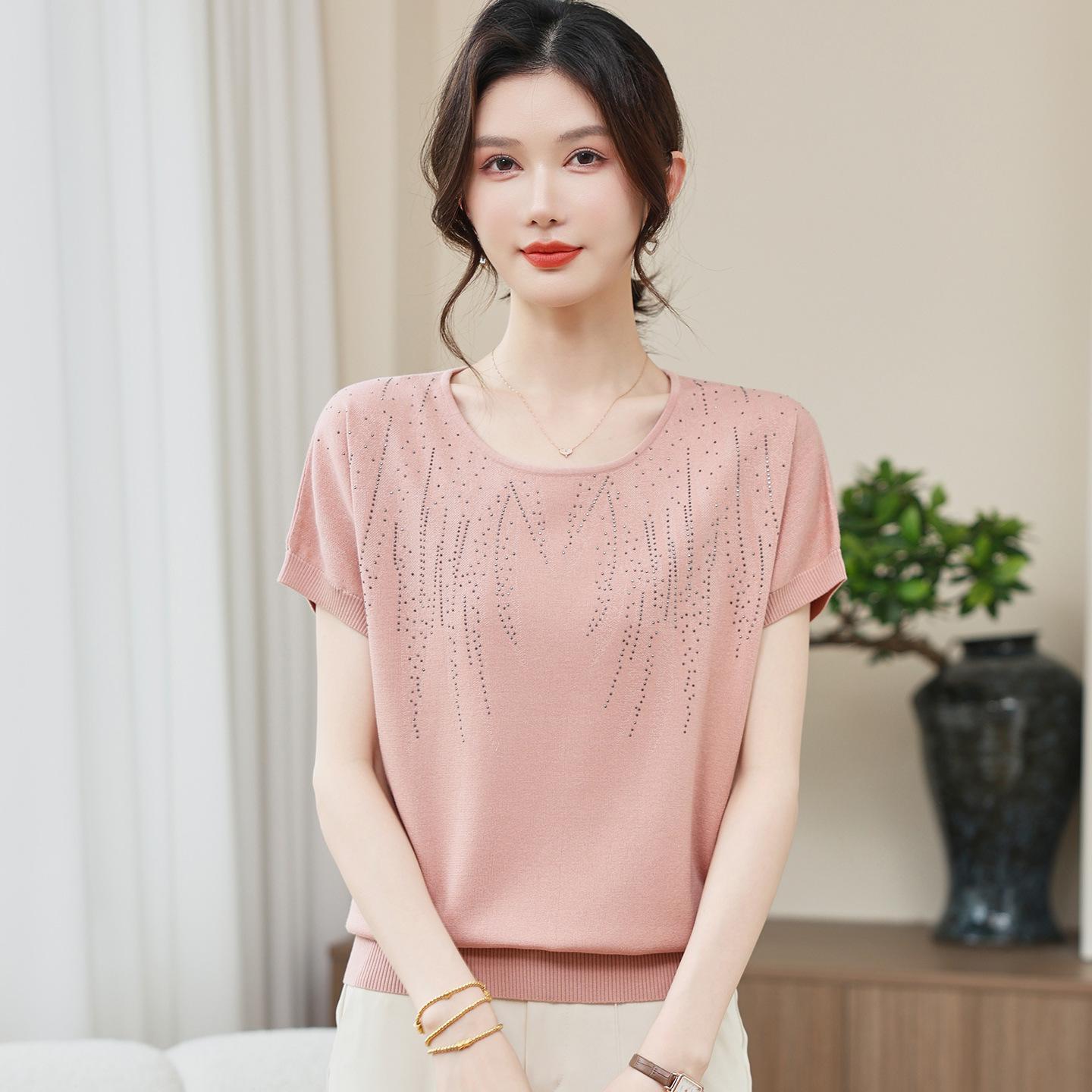 

Stylish Ice Silk Knit Top for Summer - Short Sleeve T-Shirt for Young and Middle-Aged Women 3XL (recommended 120-135 lbs) рожевий