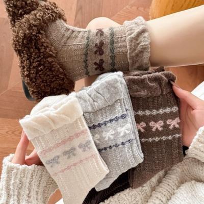 Chaussettes en Laine de l'Île de Fell - Chaussettes Épaisses Mi-Mollet Automne-Hiver pour Enfants avec Motifs Chauds de Fleurs et Nœuds Papillon Gris - Style Collège
