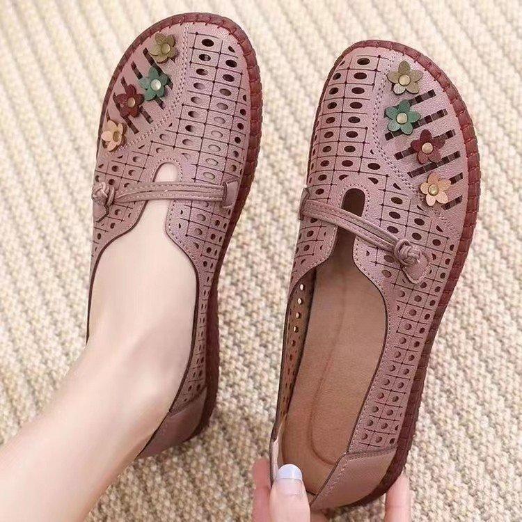 2025 summer new middle-aged and elderly beef tendon sole mother hole sandals women's non-slip, comfortable and breathable one-pedal single shoes
