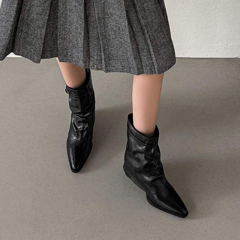 Krazing Pot Cow Skin Winter Square Toe Size 42 Square Heels Metal Buckle Women Zipper Chelsea Boots Women Pleated Decoration Ankle Boots