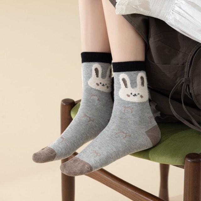 Chaussettes mi-mollet en peluche animal de dessin animé rétro style coréen - Blocs de couleurs mignons style académique pour l'automne et l'hiver
