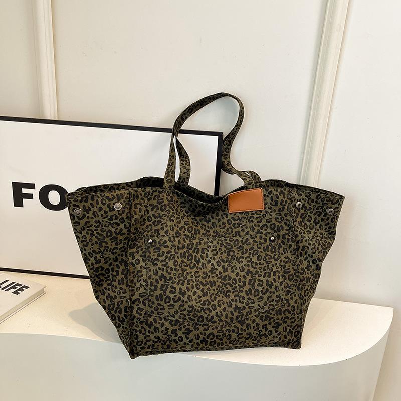 Large capacity leopard print fashion shoulder bag women's new simple personalized tote bag large shopping bag leisure travel bag