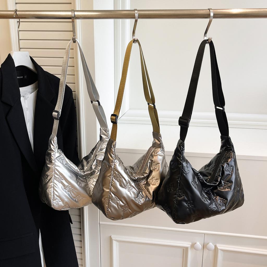 Baumwollkleidung Damenhandtaschen Herbst und Winter Neu Schleife Gepolsterte Baumwoll-Schulterhandtasche Mode Glänzende Damen-Achseltasche