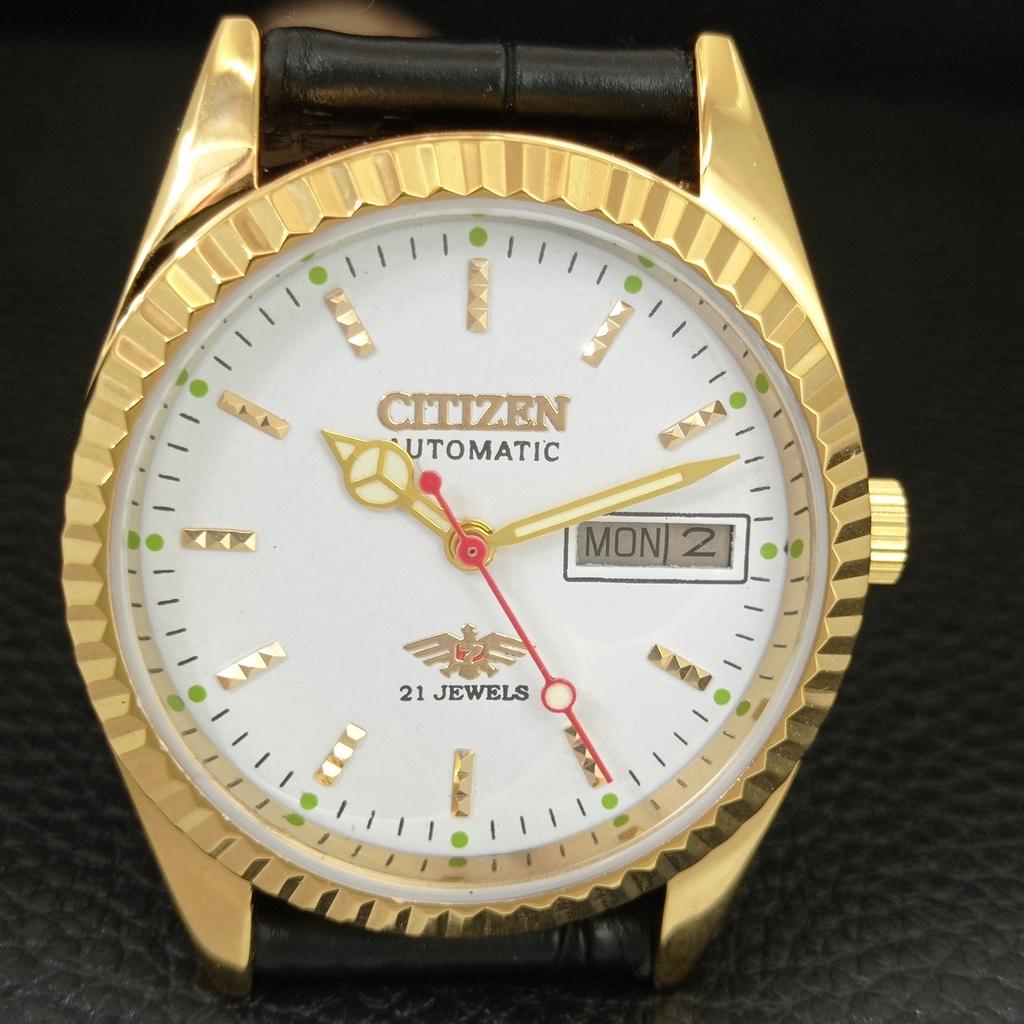 JAPAN VINTAGE REFURBISHED CITIZEN AUTOMATIC 8200 MENS WHITE DIAL WATCH A445311-1