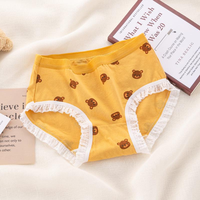 

Милые бесшовные женские трусы со средней посадкой и принтом мультяшного медведя, с хлопковой вставкой и кружевной отделкой M жёлтый