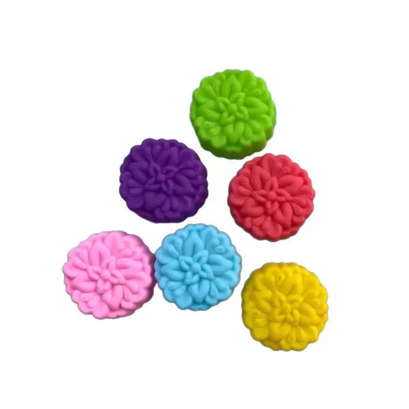 20 Pcs/lot 5cm Food-grade New Flower Shaped Silicone Chocolate Mold Pudding Jelly Cake Molds Mini Soap Mold Bakeware