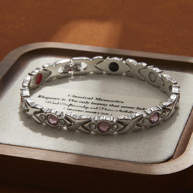 Adjustable Magnetic Rhinestone Bracelet: Trendy, Colorful, Detachable Fashion Accessory.