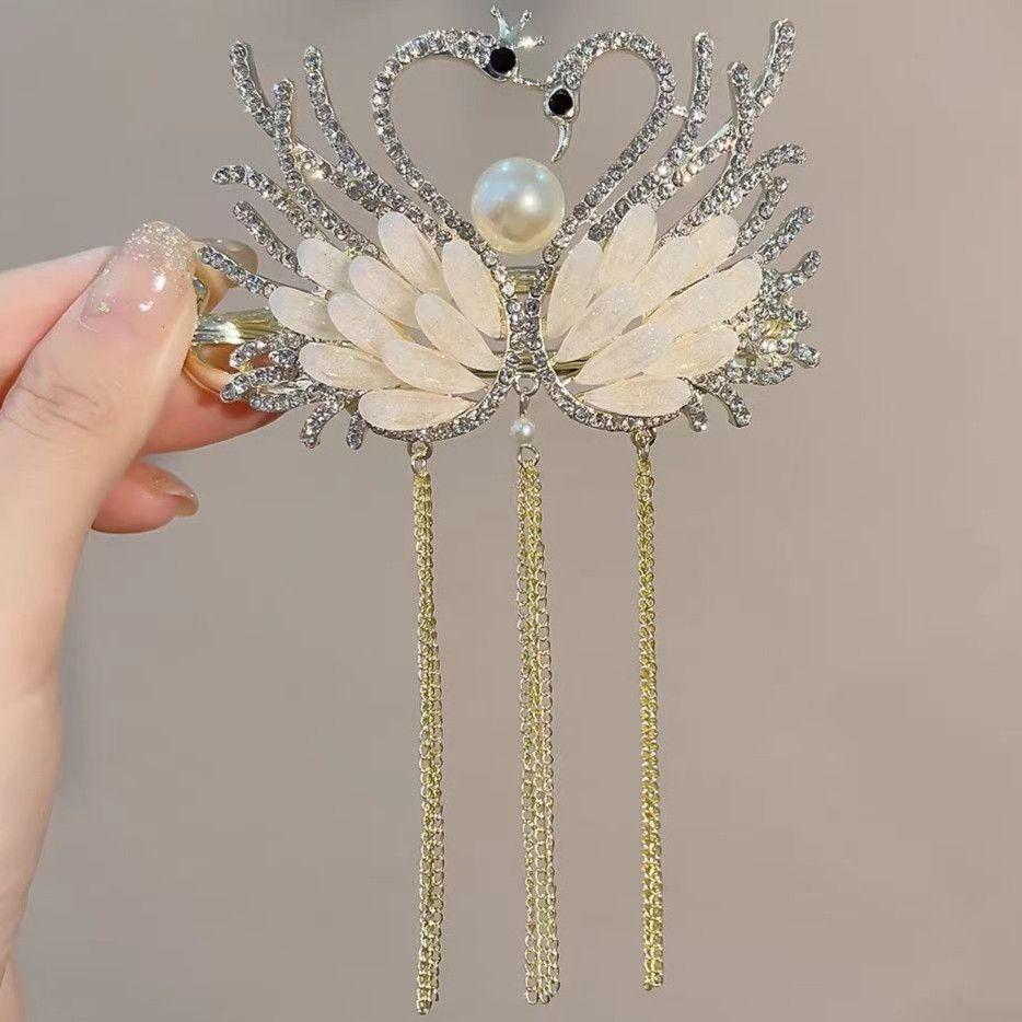 

Новый головной убор Французский стиль Зажим-твист Сплав Кисточка Женщины Девушки Заколка для волос Сладкий головной убор Женские аксессуары для волос Заколки