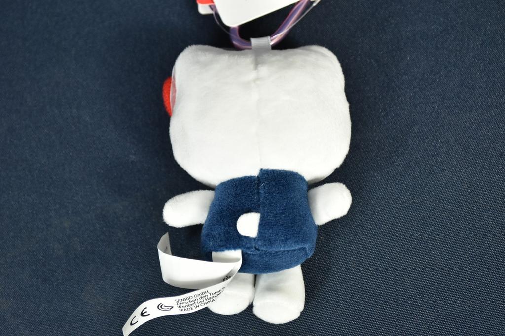 Sanrio Original Hello Kitty Mini Mascot with Heart-Shaped Key Ring H:10cm