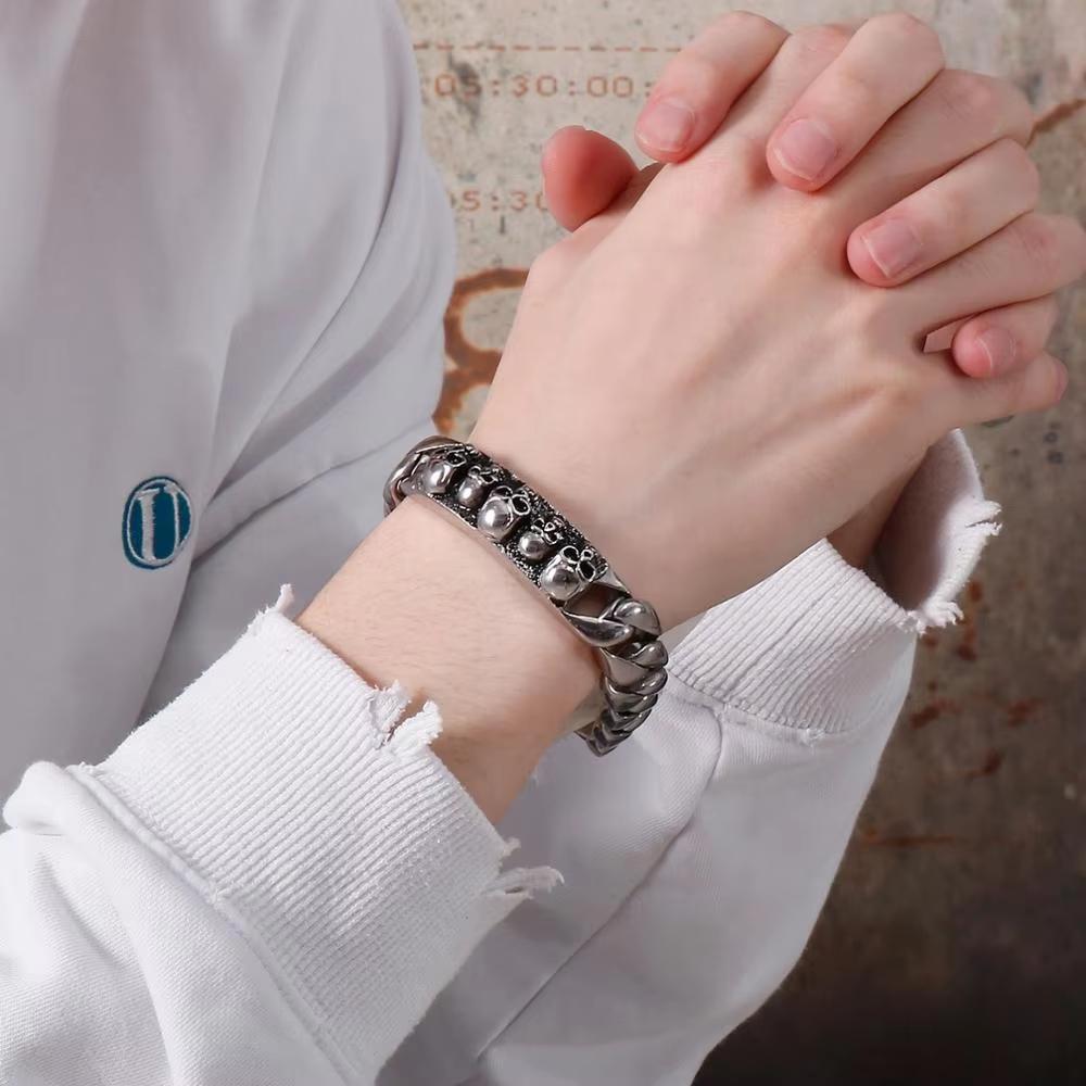 Gothic Skull Pattern Men's Bracelets On Hand Vintage Punk Stainless Steel Jewelry 230mm Chunky Skull Ghost Bracelet