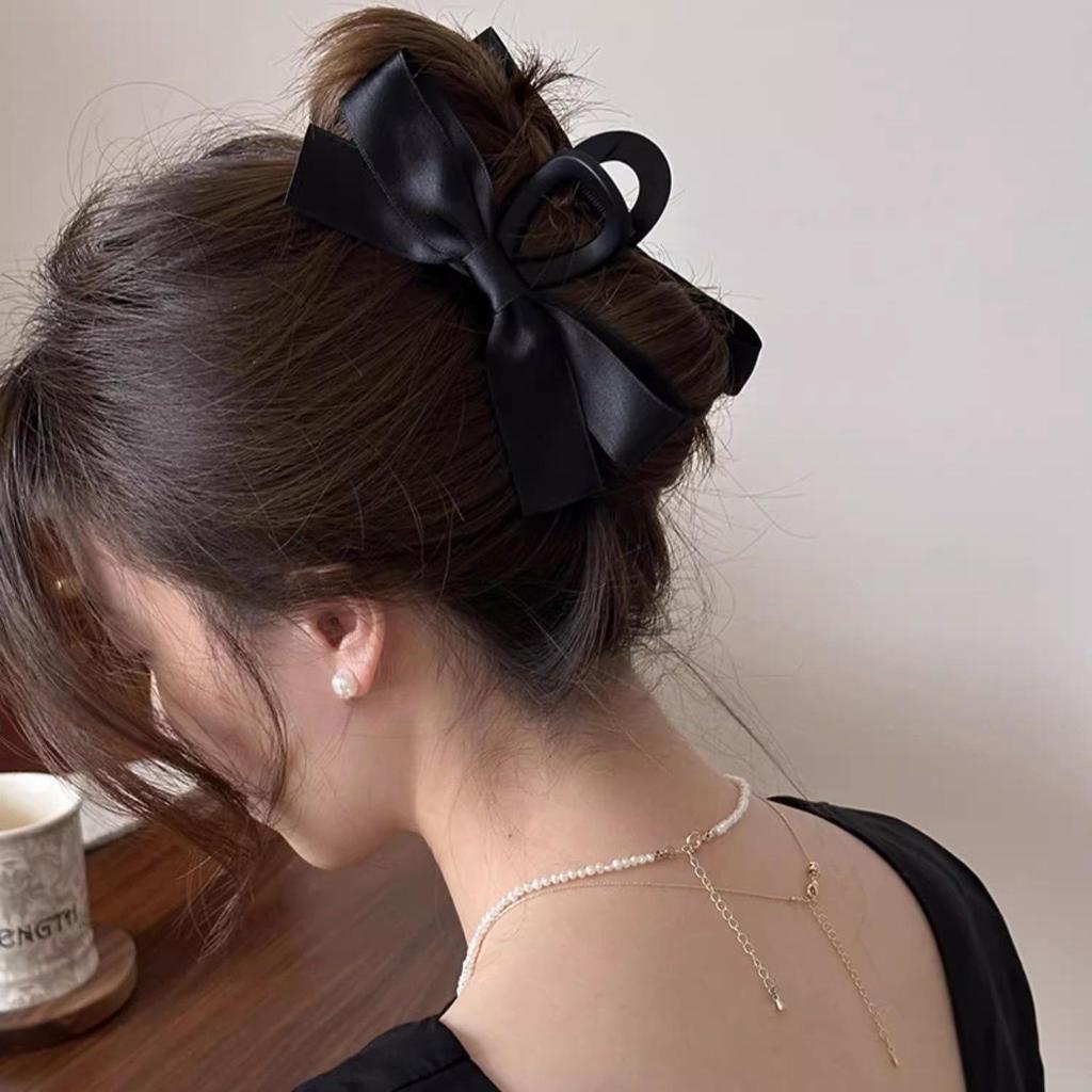 Hepburn-Style Black Double-Sided Bow Shark Hair Clip for Women