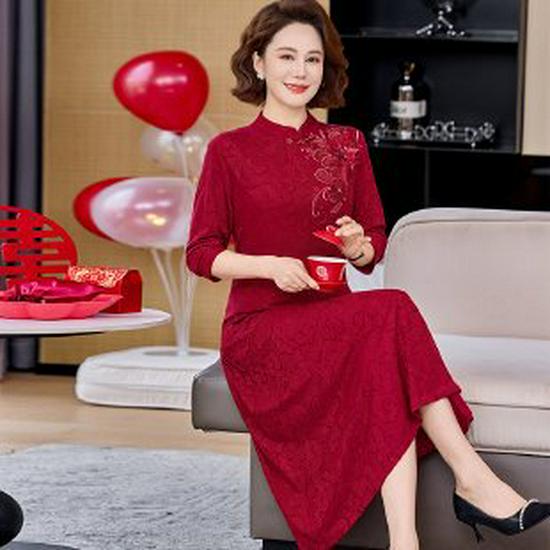 

Solid Color Long-Sleeve Mid-Length Dress for Women, Slimming and Belly-Hiding, Ideal for Middle-Aged and Elderly in Spring and Autumn 3XL вина червоного кольору