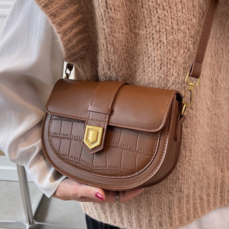 2026 seas new fashiable saddle bag women's bag casual versatile retro single shoulder crossbody bag